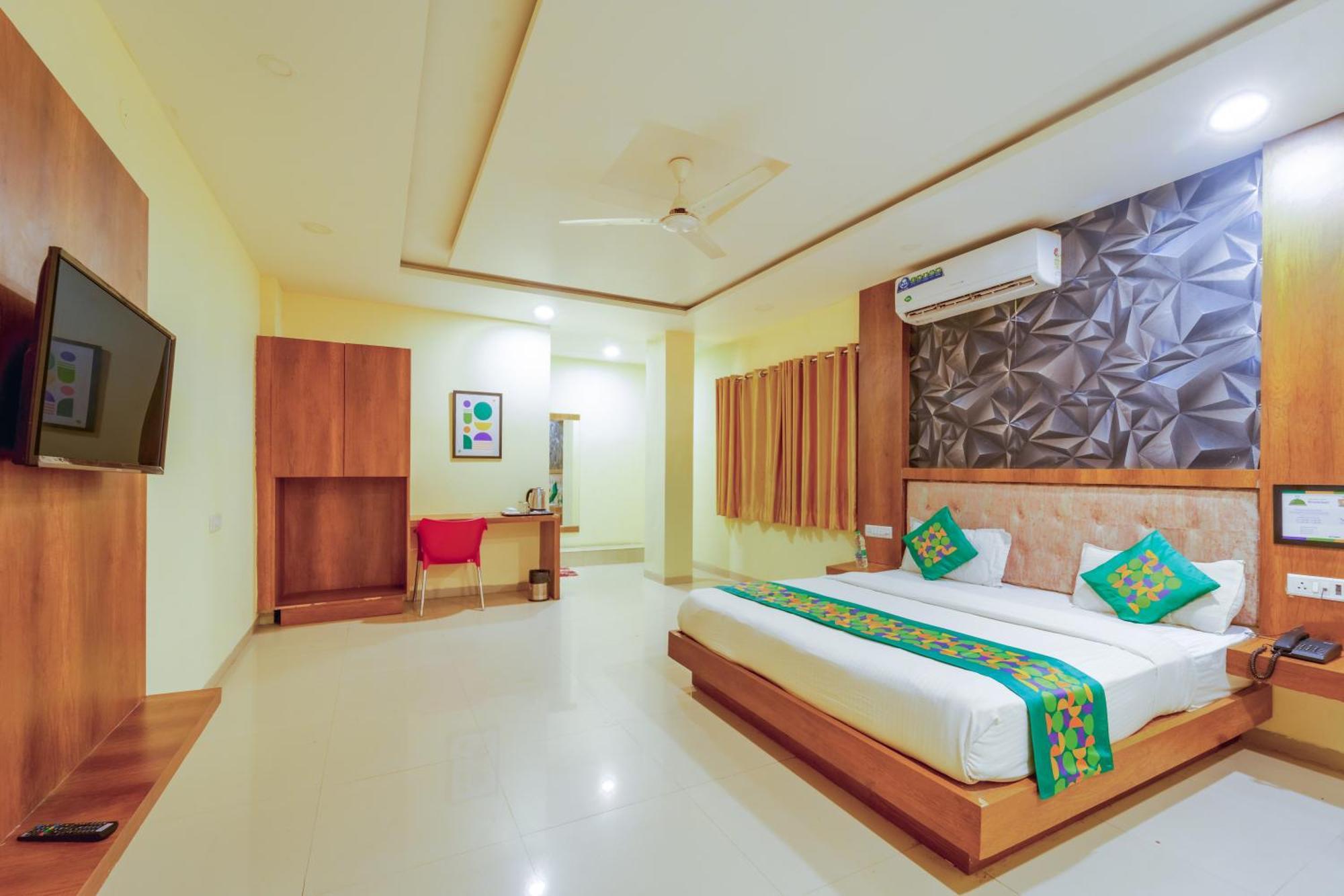 Treebo Royal Empire Indore Exterior photo