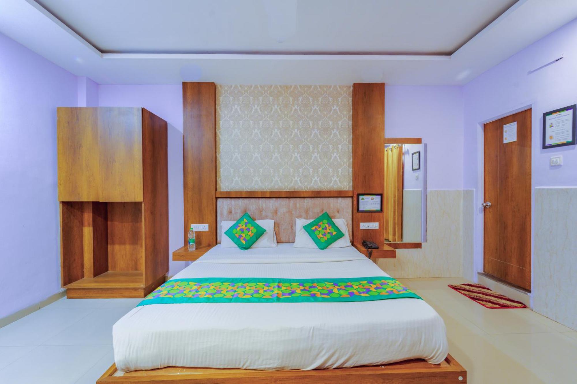 Treebo Royal Empire Indore Exterior photo