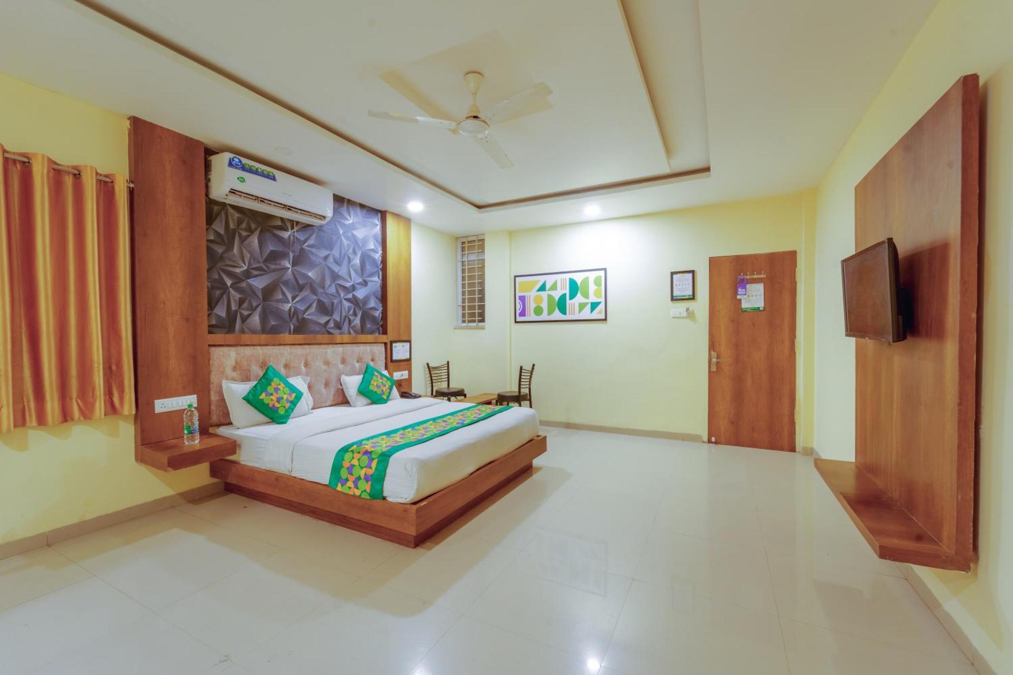 Treebo Royal Empire Indore Exterior photo